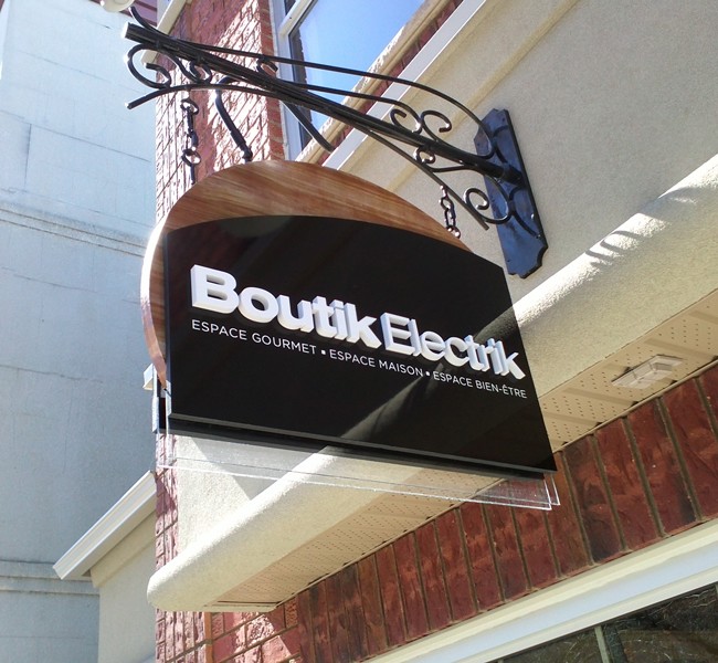 Boutik Electrik – Enseigne perpendiculaire