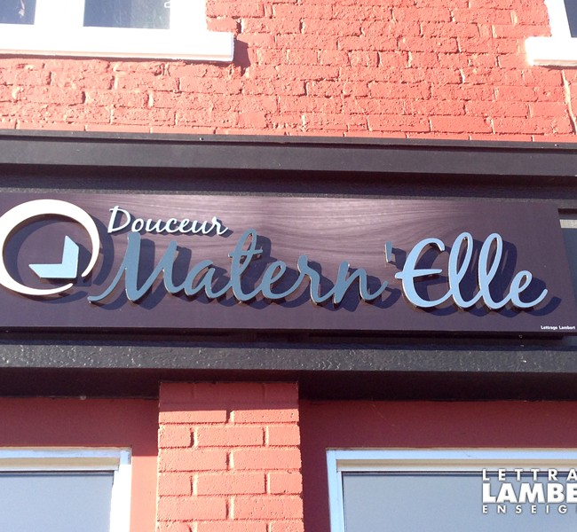 Matern’elle – Enseigne