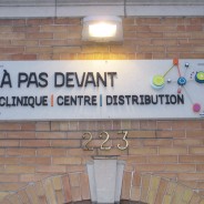 À pas devant  – Enseigne