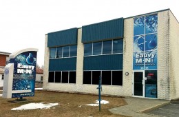 Eauvy – Enseigne et Vitrine